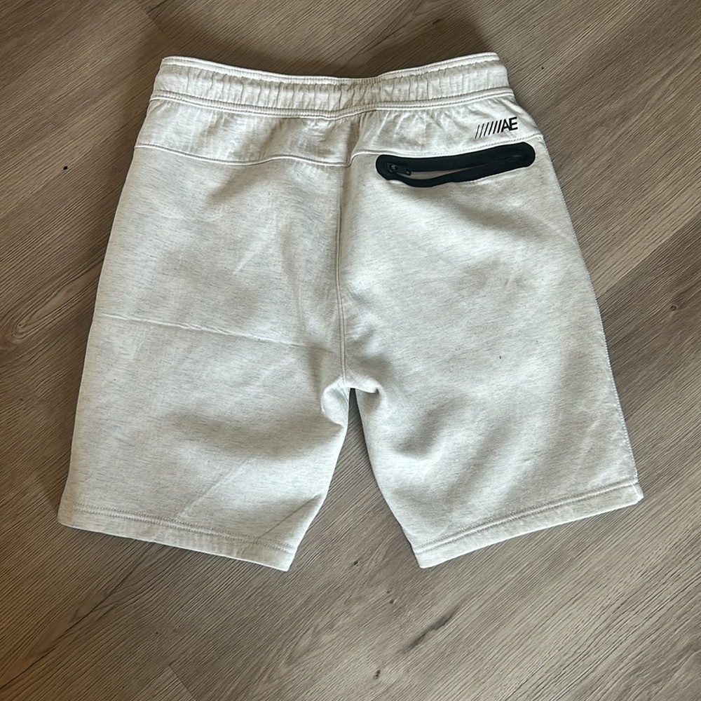 American Eagle Outfitters Men's Gray Shorts - Picture 5 of 6